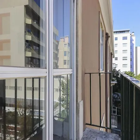 Charming Avenida By Homing * Lisboa