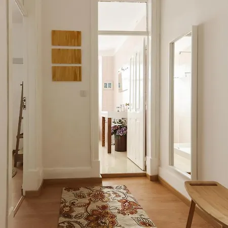 Apartment Charming Avenida By Homing *